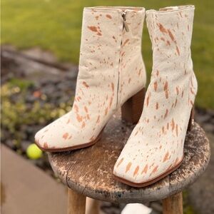 Sam Edelman Cream and Brown Heeled Boots
